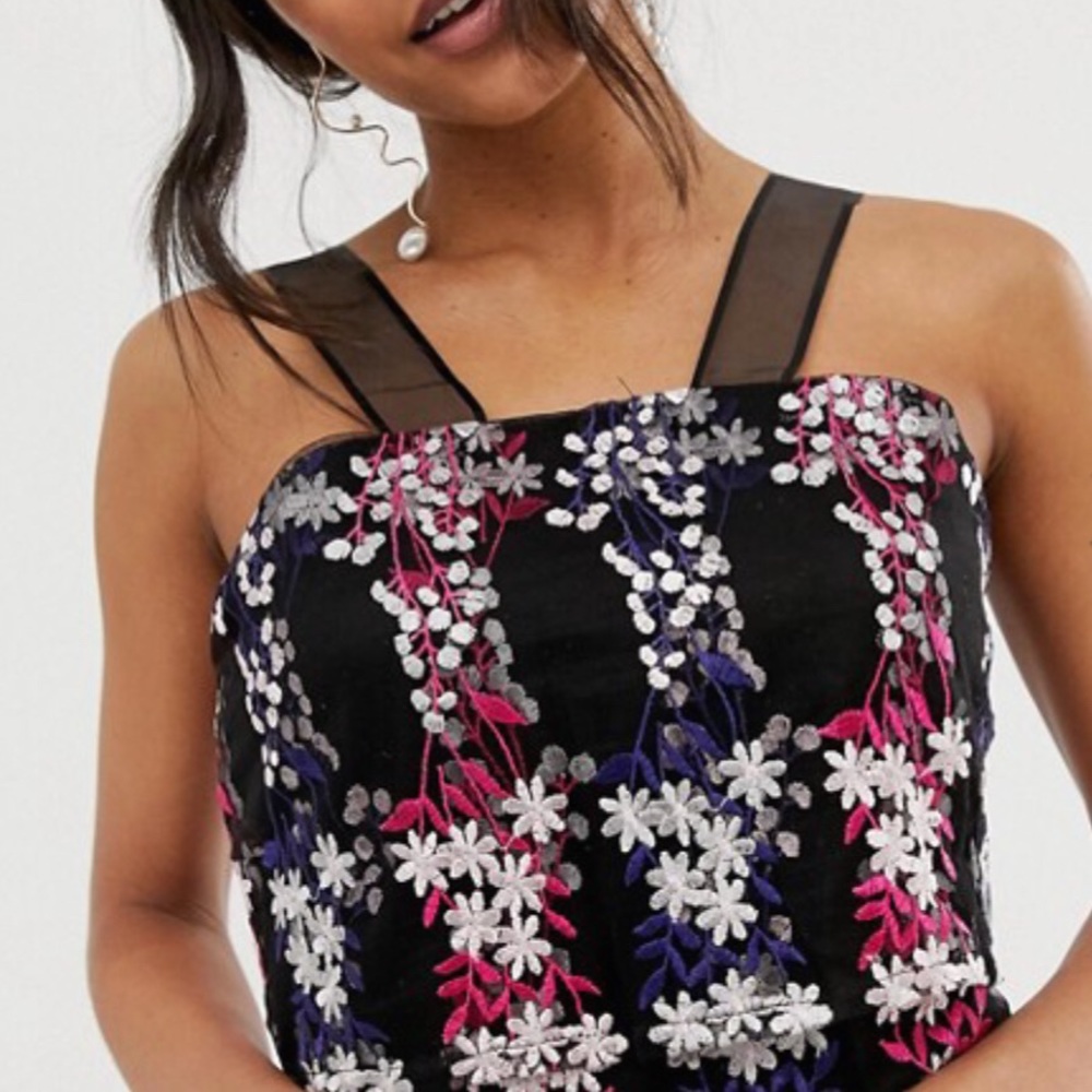 HOST PICK 💝 Embroidered Floral Maxi Dress - Picture 4 of 4